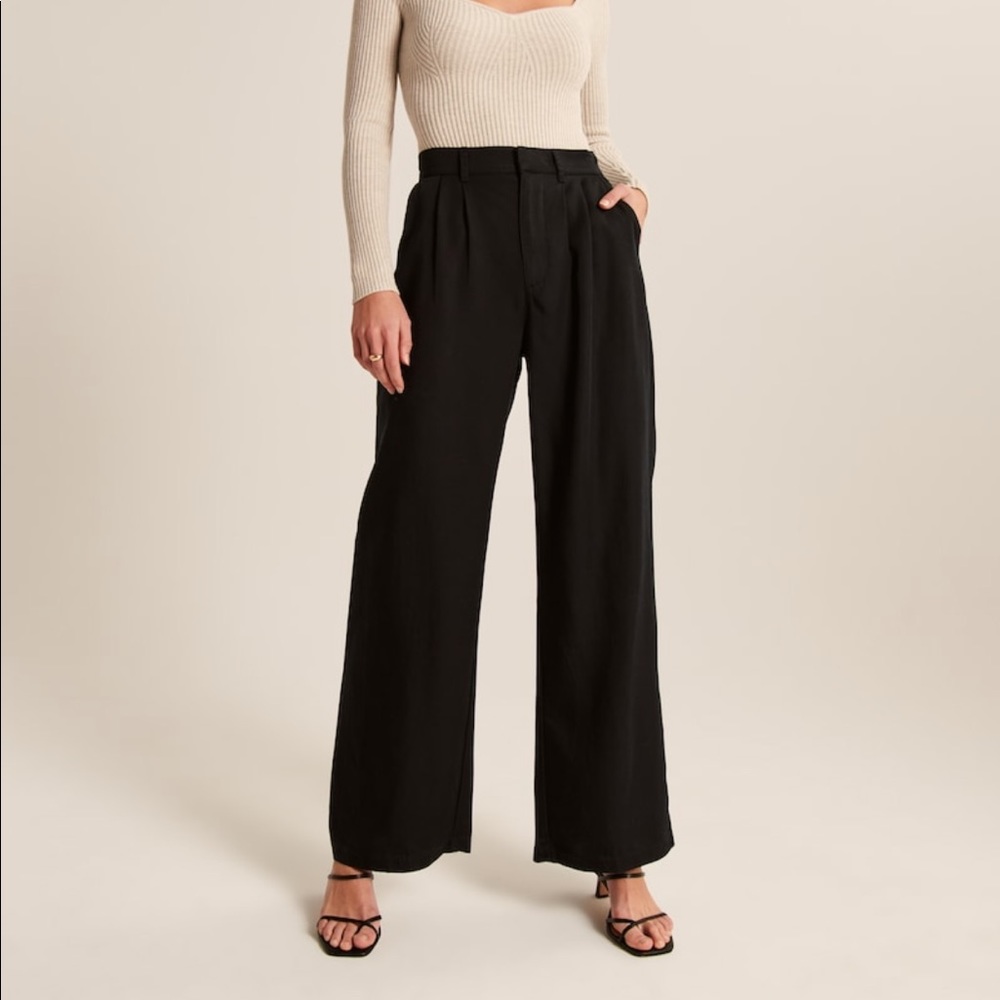 NWT! A&F Black Tailored Wide-Leg Pants